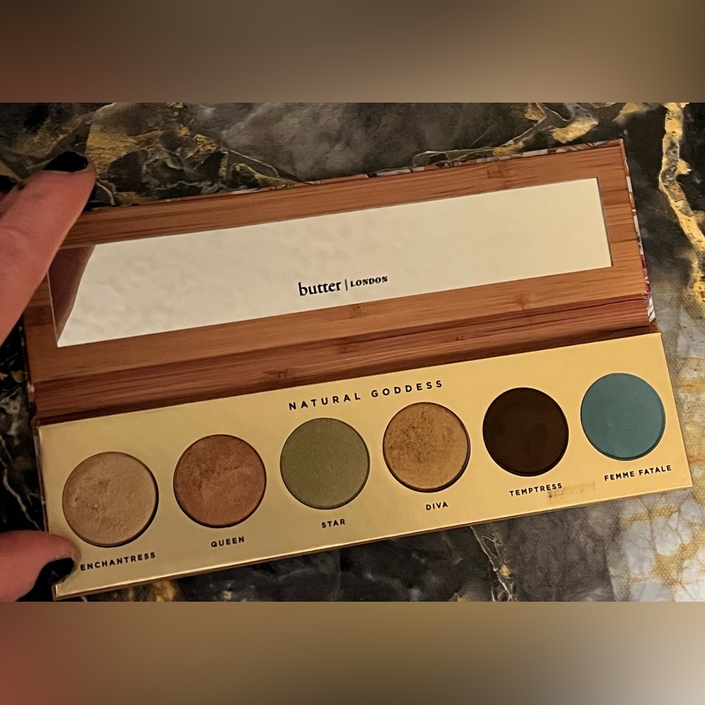 butter LONDON Natural Goddess lightly used eyeshadow palette - Picture 2 of 3
